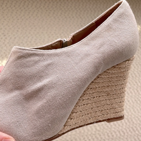 Christian Louboutin linen peep toe espadrilles - Picture 12 of 14